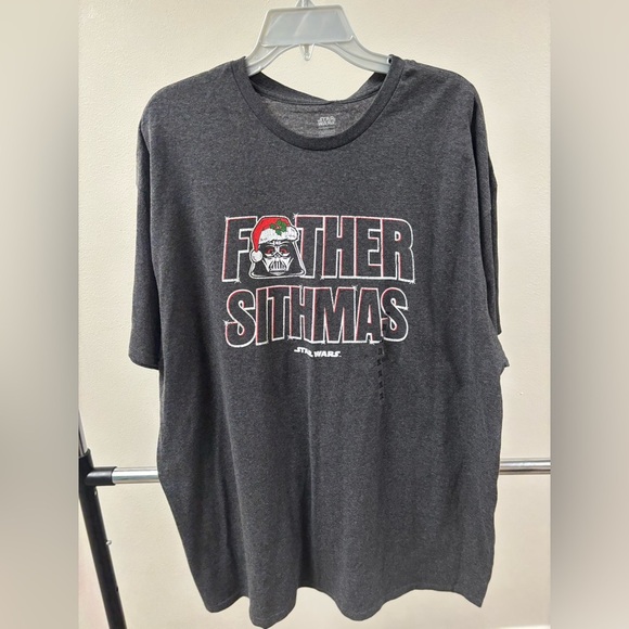 NWT! Star‎ Wars Men’s Christmas Shirt - Picture 1 of 4